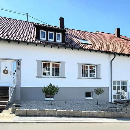 Schicke Komfortwohnung Zum Wohlfuehlen Merchweiler Kültér fotó