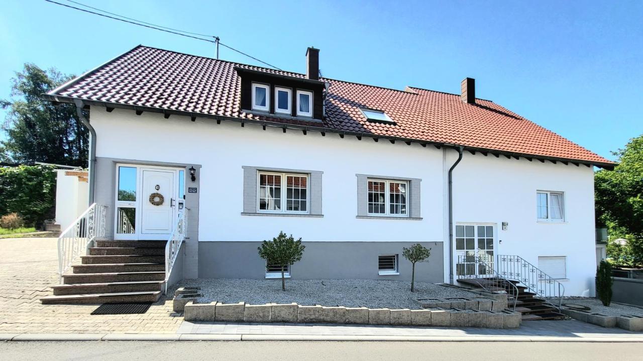 Schicke Komfortwohnung Zum Wohlfuehlen Merchweiler Kültér fotó